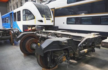 Vagon montaj tesisinde. Hızlı trenler için üretim atölyesi.