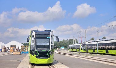 Vagon montaj tesisinde. Hızlı trenler için üretim atölyesi.