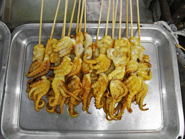 Grilled Squids Sale Chatuchak Weekend Market Bangkok Thailand Cecp 2013 — Stock Photo, Image