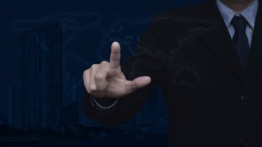 2022 'ye basan iş adamı dünya haritası, modern şehir kulesi ve gökdelen üzerinde düz simge oluşturdu. İş Mutlu Yeni Yıl 2022 kapak konsepti, NASA tarafından desteklenen bu görüntünün unsurları.
