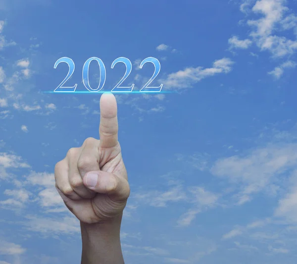 手按下2022年蓝天白云文字 一帆风顺 一八三 年封面理念 — 图库照片