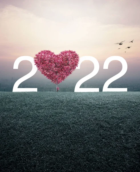 Red Tree Shape Heart Love 2022 White Text Green Grass — Stock Photo, Image