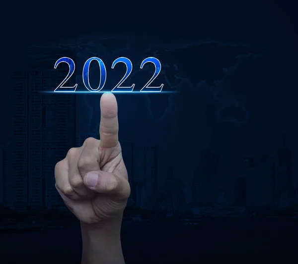 Hand Drücken 2022 Text Über Weltkarte Moderner Büroturm Und Wolkenkratzer — Stockfoto