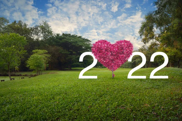 Pink Tree Shape Heart Love 2022 White Text Green Grass — Stock Photo, Image