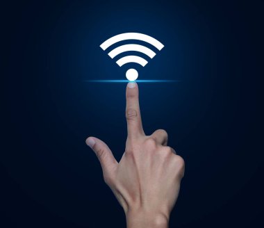 Mavi gradyan arkaplan üzerinde el ile Wi-Fi düz simgesi, Teknoloji İnternet iletişimi konsepti