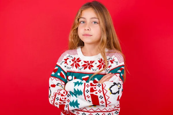 Auto Confiante Sério Calma Menina Bonita Vestindo Camisola Natal Fica — Fotografia de Stock