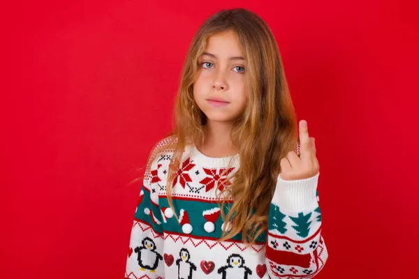 Smuk Pige Iført Sweater Viser Langfinger Dårligt Tegn Beder Ikke - Stock-foto