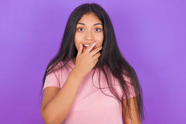 Emotional Hispanic Brunette Girl Wearing Pink Shirt Purple Background Gasps — Stock Photo, Image