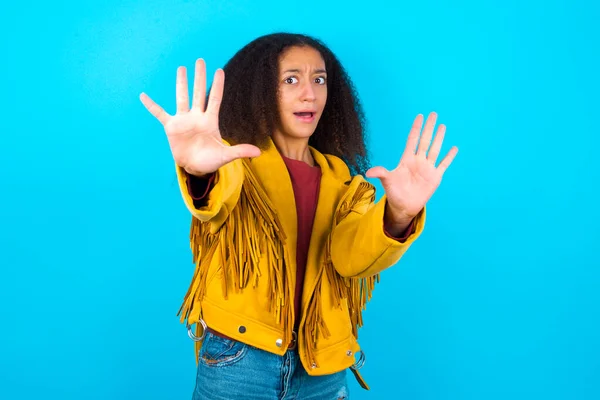 Dissatisfied African American Teenager Girl Afro Hair Style Wearing Yellow — Stock Photo, Image