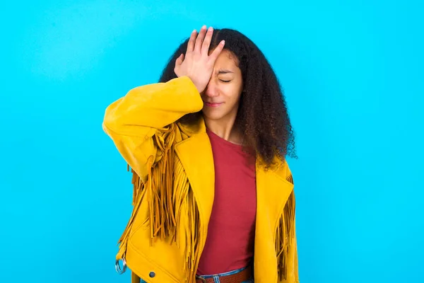 Frustrated African American Teenager Girl Afro Hair Style Wearing Yellow — Stock Photo, Image