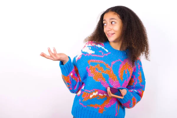 Happy Pleased African American Teenager Girl Afro Hair Style Wearing — Stock Photo, Image