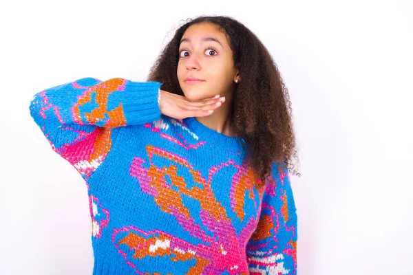 Chica Adolescente Afroamericana Con Estilo Pelo Afro Que Usa Suéter — Foto de Stock