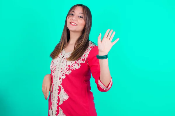 Junge Schöne Kaukasische Frau Verzicht Auf Hallo Sagen Glücklich Und — Stockfoto