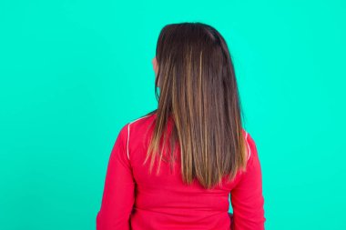 Bir kadın stüdyo çekiminin arka tarafı..