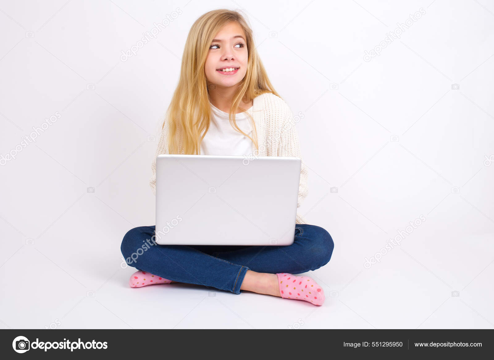 oops teen Oops Portrait Caucasian Teen Girl Sitting Laptop Lotus Position White —  Stock Photo © Srtajihan #551295950