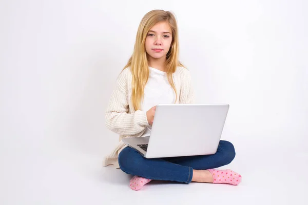 Business Concept Portrait Caucasian Teen Girl Sitting Laptop Lotus Position — Stock Photo, Image