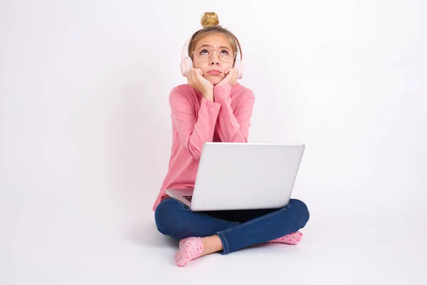Portrait Sad Beautiful Caucasian Teen Girl Sitting Laptop Lotus Position — Stock Photo, Image