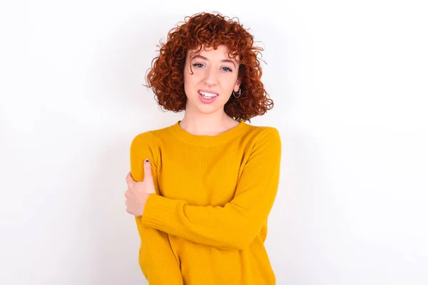 People Lifestyle Youth Happiness Concept Shy Pretty Young Redhead Girl — Stock Photo, Image