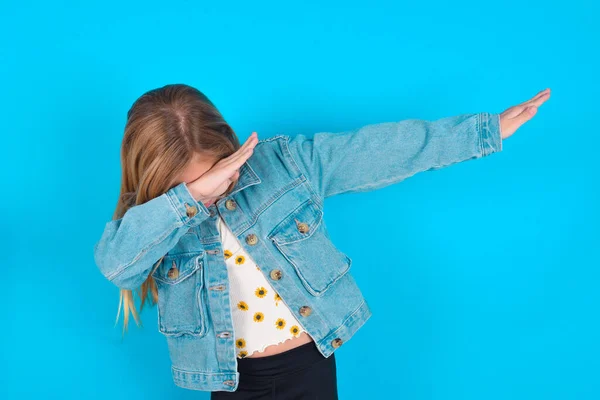 Photo Funky Blonde Little Kid Girl Wearing Denim Jacket Blue — Stock Photo, Image