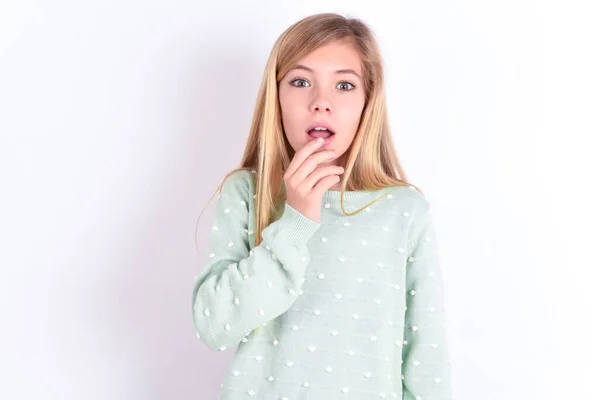 Nervous Puzzled Little Caucasian Kid Girl Opens Mouth Surprise Reacts — Stock Photo, Image