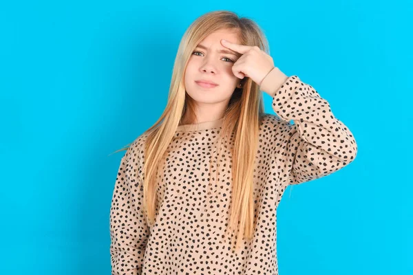 Caucasian Kid Girl Pointing Unhappy Pimple Forehead Blackhead Infection Skincare — Stock Photo, Image