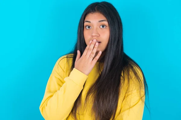 Think Said Close Portrait Latin Woman Wearing Yellow Sweatshirt Blue — Stock Photo, Image
