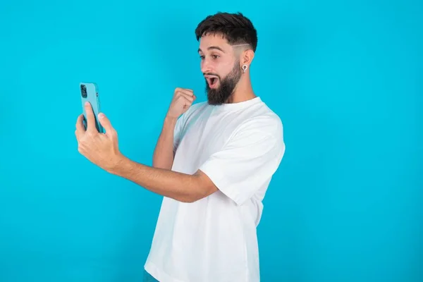 Happy Cheerful Bearded Caucasian Man Wearing White Shirt Blue Background — Stock Photo, Image