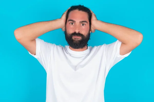 Frustrated Caucasian Man Beard Wearing White Shirt Blue Background Plugging — Stock Photo, Image