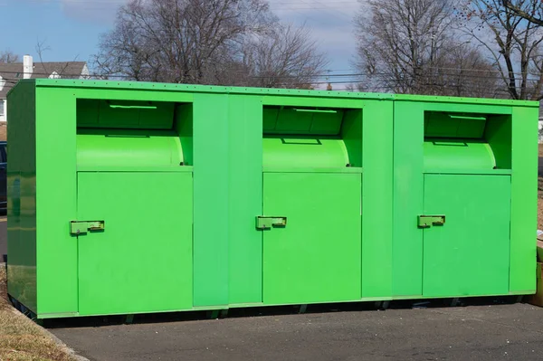 Recipiente Depósito Roupa Verde Doar Ajuda — Fotografia de Stock