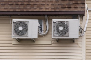 Klima sisteminin hava kompresörü. Soğuk teknoloji konfor dışı.