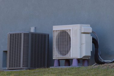 Klima sistemi ünitesinin hava kompresörü.