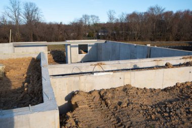 Yeni bir ev için beton temel