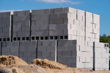 Yeni ev malzemesi grisi için beton bloklar