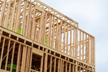 Yeni konut inşaatı ahşap çerçeve emlak