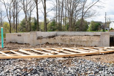 İnşaatın başlaması yeni ev temeli malzeme endüstrisi