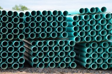 Sanayi malzemelerinin boşaltılması için plastik borular