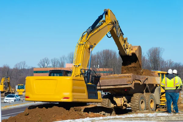 Loader Excavator Loads Ground Truck Road Construction Vehicle Heavy Mower — 스톡 사진