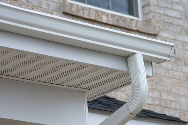 White Plastic Rain Guttering System Guttering Drainage Pipe Exterior Roof — Photo