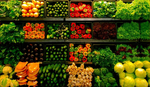 Markette sebze aranjmanı