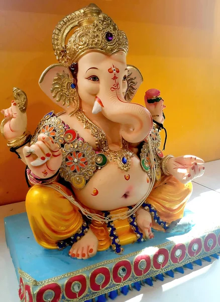 Hindu tanrısı Ganesha 'nın bir putu.