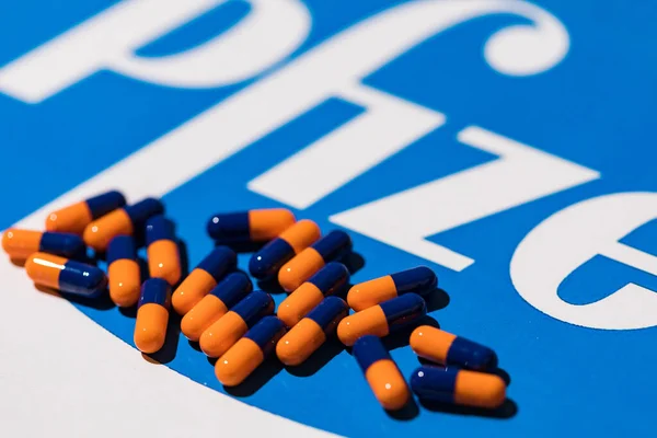 Pfizer tarafından geliştirilen Covid-19 virüsü için yeni oral antiviral tedavi hapları kavramı