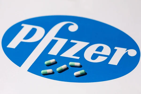 Pfizer tarafından geliştirilen Covid-19 virüsü için yeni oral antiviral tedavi hapları kavramı