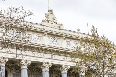 Madrid Borsası 'nın ön yüzü, İspanya. Borsa, ticaret, yatırım, broker ve turizm kavramı.
