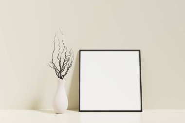 Minimalist ve temiz kare siyah poster ya da odanın duvarına vazoyla yaslanmış fotoğraf çerçevesi.