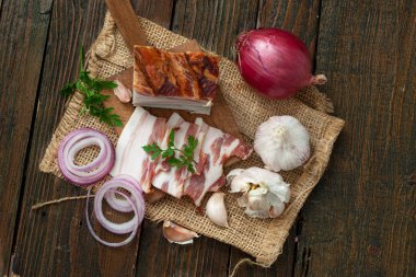 Grip, sarımsak ve soğan dahil olmak üzere doğal bağışıklık bileşenleri. Aile yemekleri bağışıklık için iyidir...