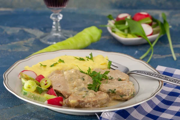 Tenderloin Smetaně Bramborovou Síťkou Vepřové Nebo Hovězí Maso Omáčce Domácí — Stock fotografie