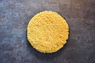 Kızarmış Mung mercimek atıştırmalığı.