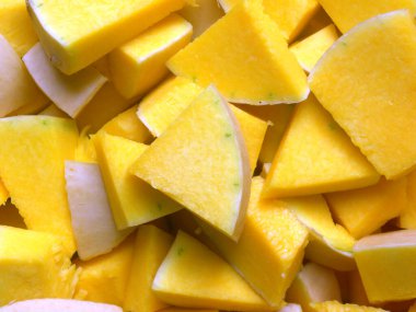 Dilimlenmiş sarı renk, taze kabak.