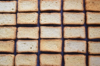 Taze pişmiş çıtır buğday ezmesi.