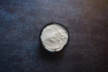 Lezzetli taze vejetaryen mayonezi.